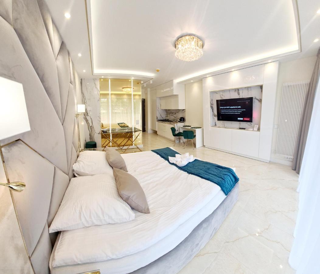 Apartment Adonis *