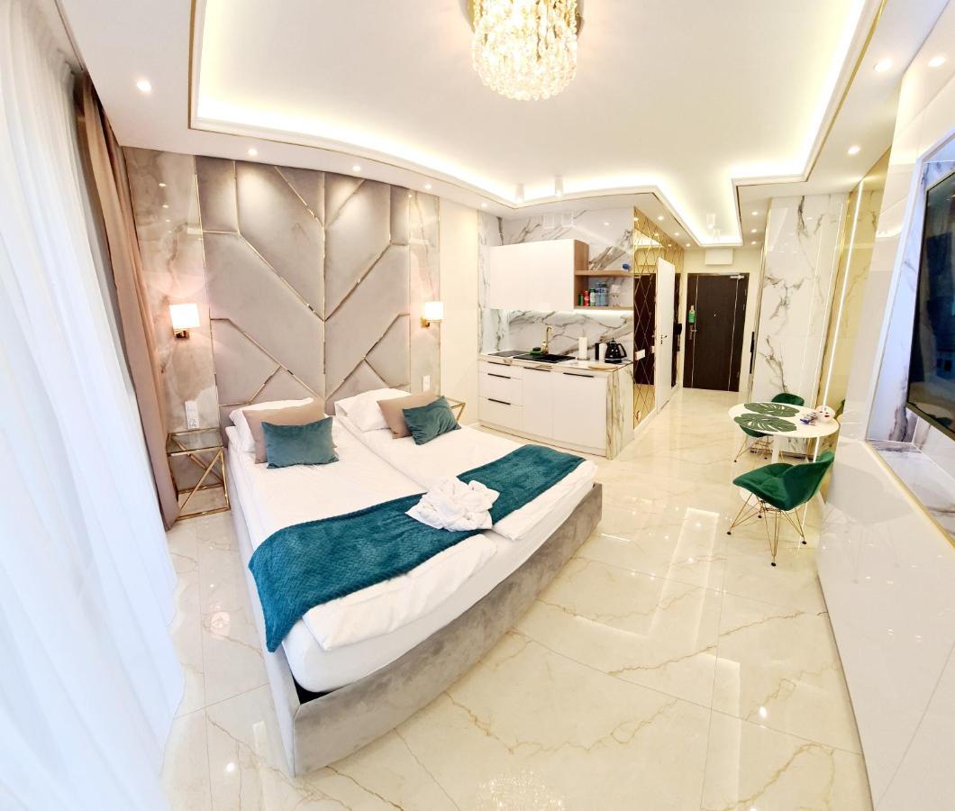Adonis Apartment *