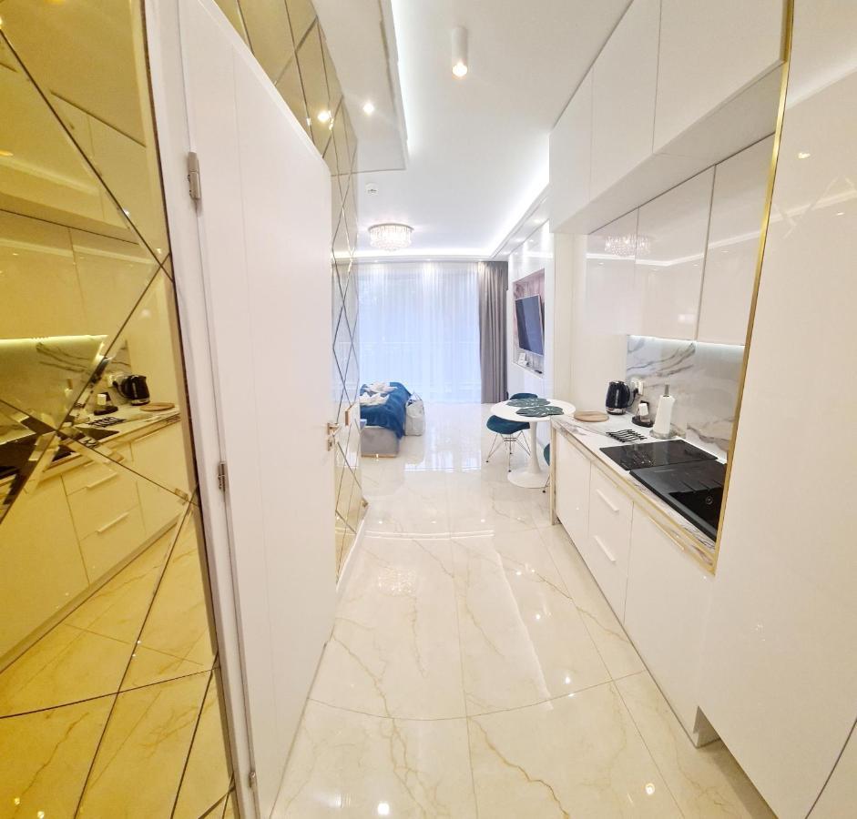 Adonis Apartment